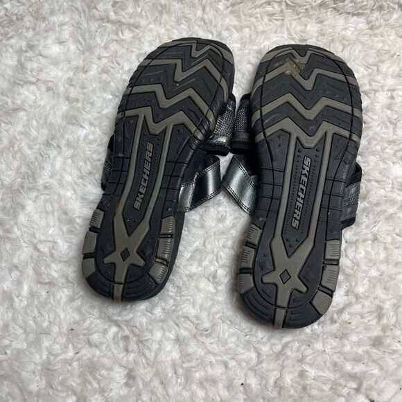 Skechers black & metallic gray slip on thong sandals rubber soles size 11. - Picture 8 of 10